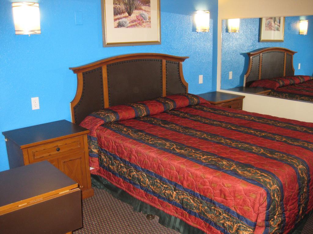 Sunshine Motel San Bernardino Room photo